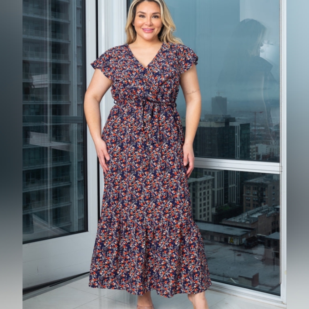 Gorgeous plus Size Short sleeve floral maxi dress w belt. - Picture 1 of 3